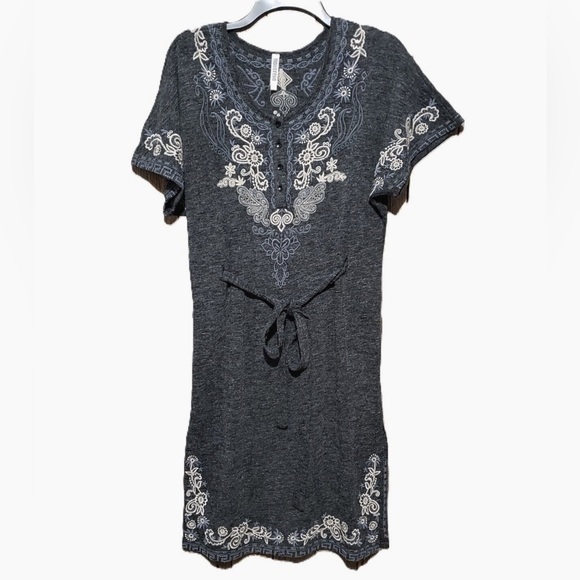 Monoreno Dresses & Skirts - Bohemian Embroidered T-Shirt Dress
Boho Chic Grey Size M Monoreno Festival